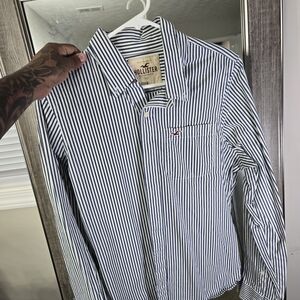 Hollister Men's Navy and White Striped Shirt